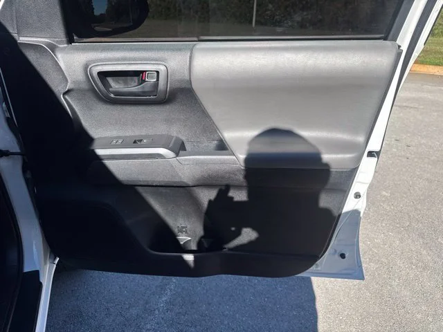 Used 2022 White Toyota SR image 9