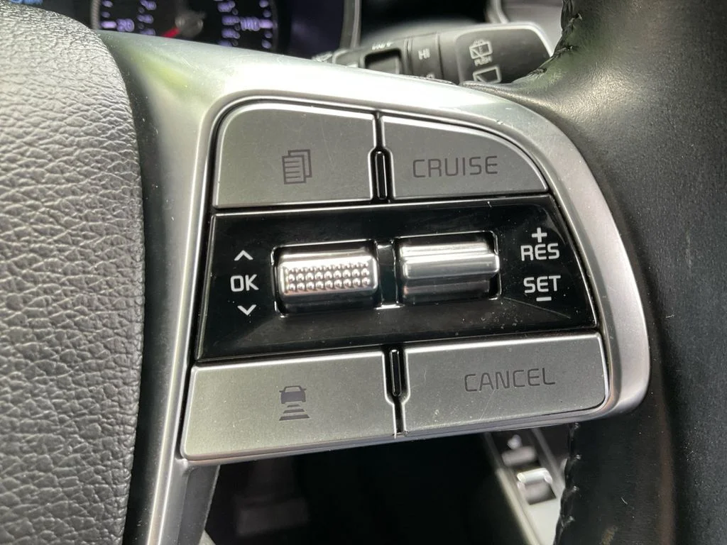 Used 2021 Black Kia S image 37