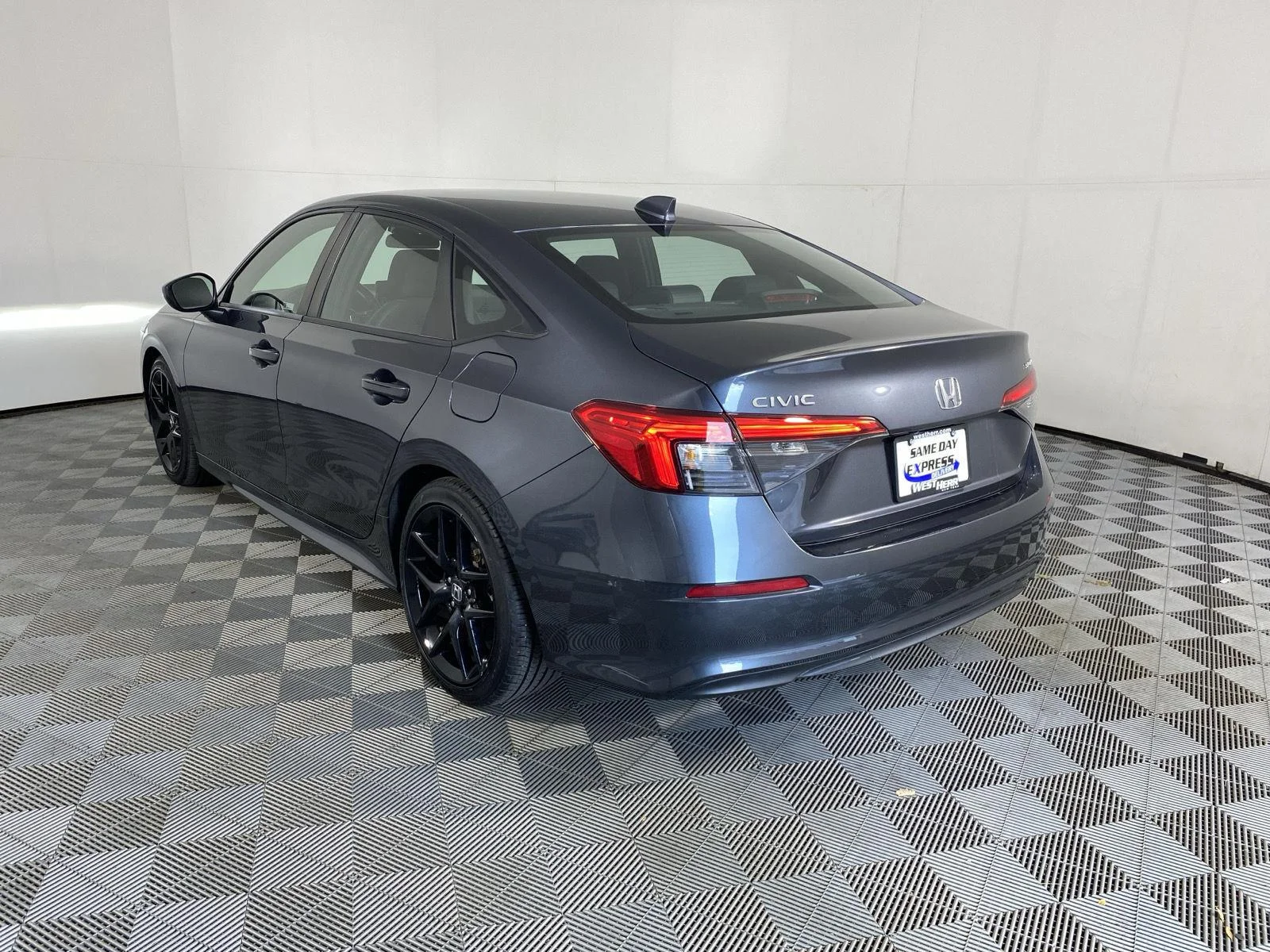 Used 2023 Meteorite Gray Metallic Honda Sport image 5