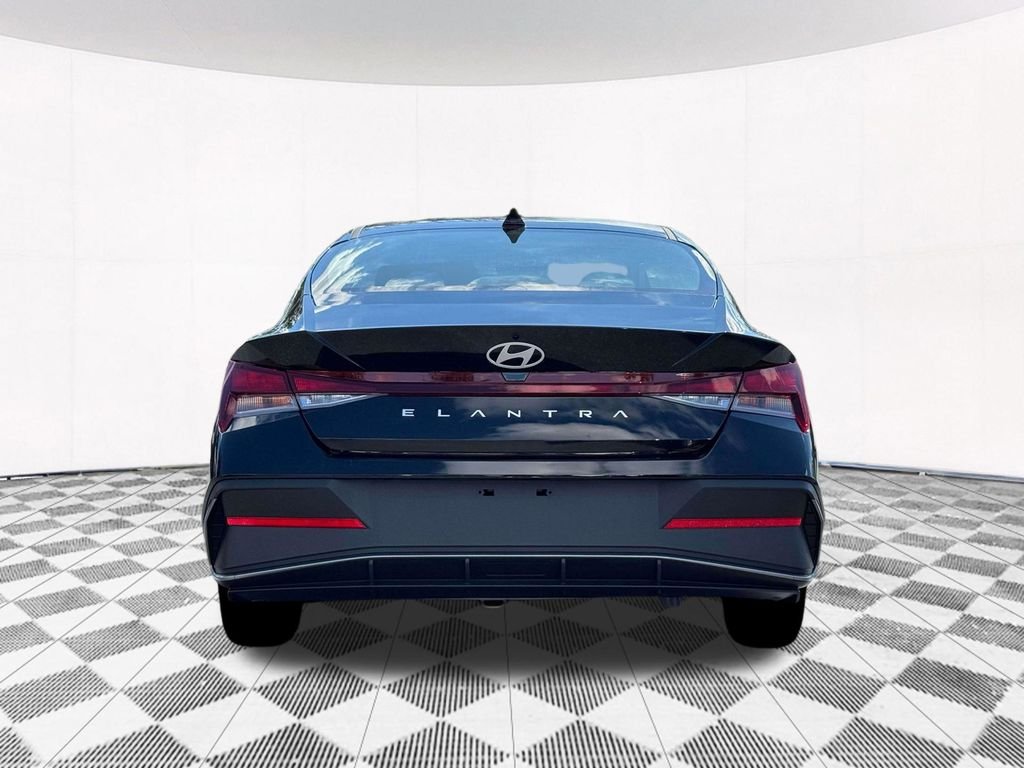 New 2026 Black Hyundai SE image 10