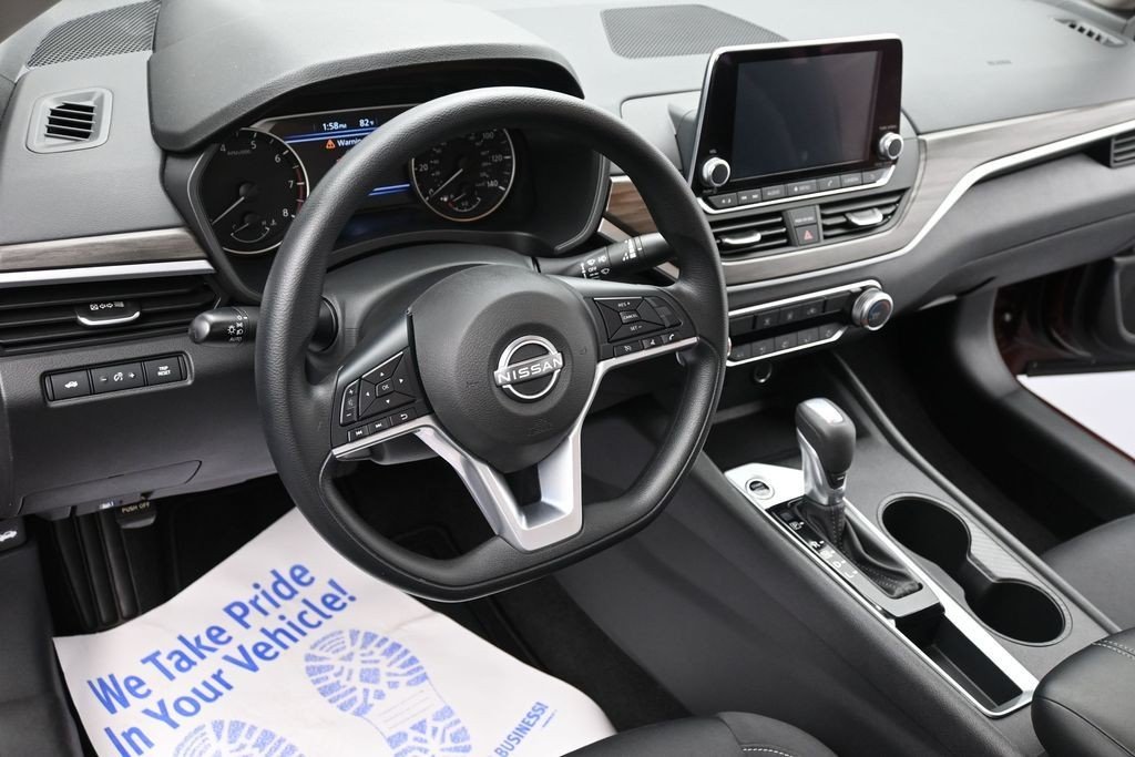 Used 2025 Garnet Pearl Nissan SV FWD image 13
