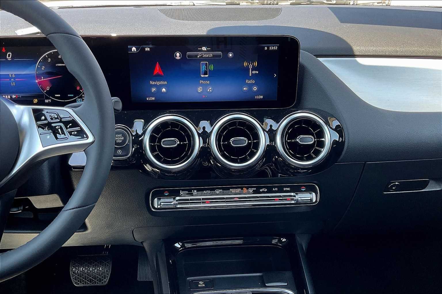 Used 2026 Cirrus Silver Metallic Mercedes-Benz GLA 250 image 8