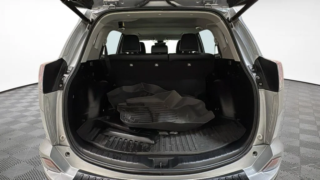 Used 2017 Silver Sky Metallic Toyota Limited image 11