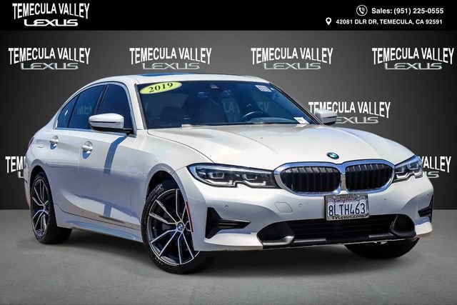 Used 2019 White BMW 330i image 1
