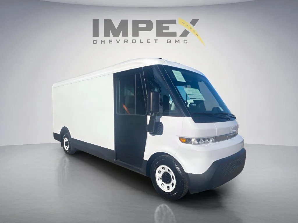 Used 2025 White Chevrolet 600 image 7