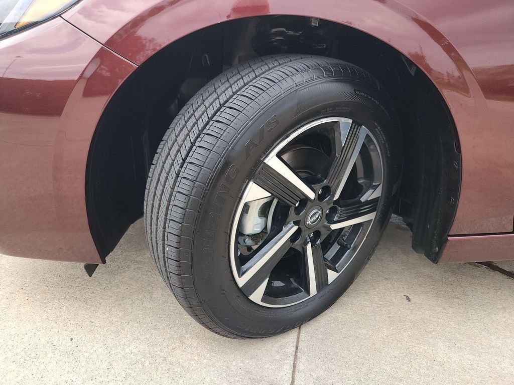 Used 2025 Red Nissan SV image 31