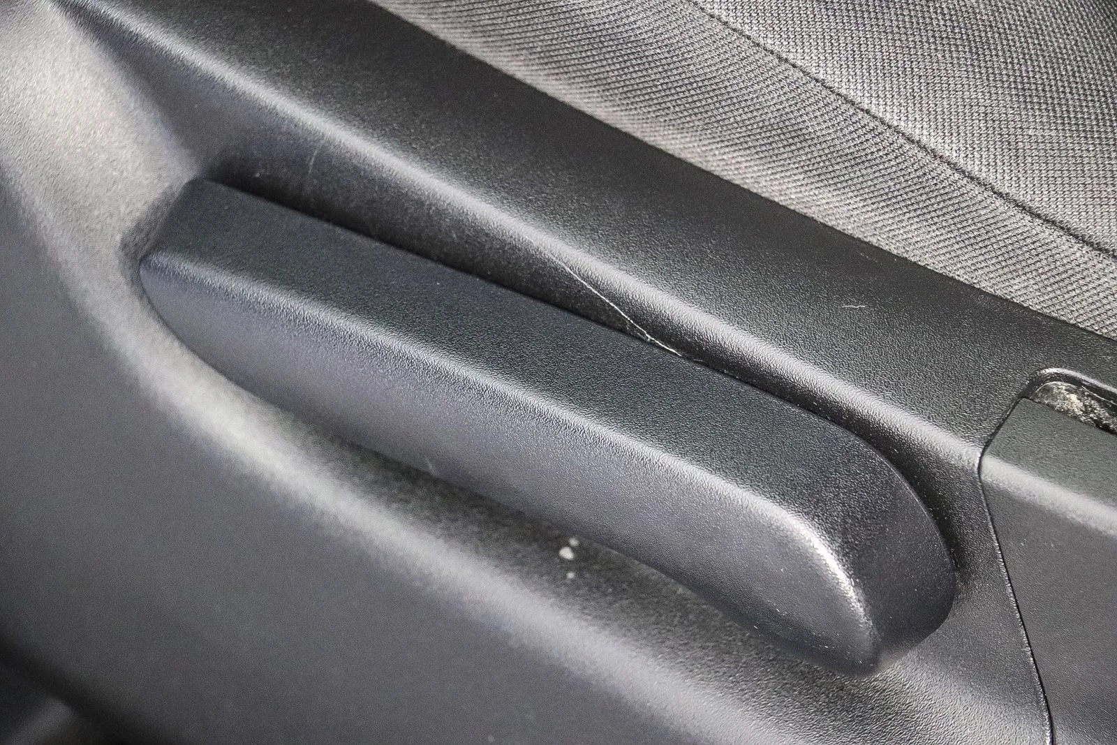 Used 2019 White Dodge SXT image 20