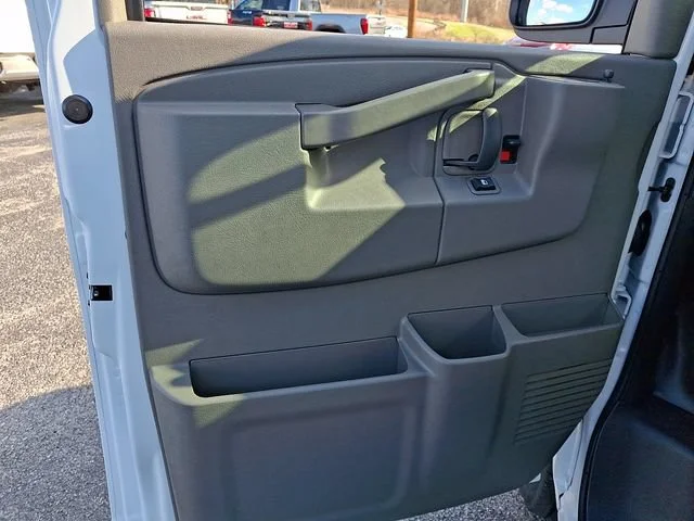 New 2026 Summit White GMC Work Van image 11
