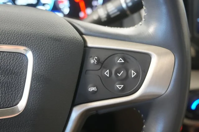 Used 2022 Summit White GMC Denali image 15