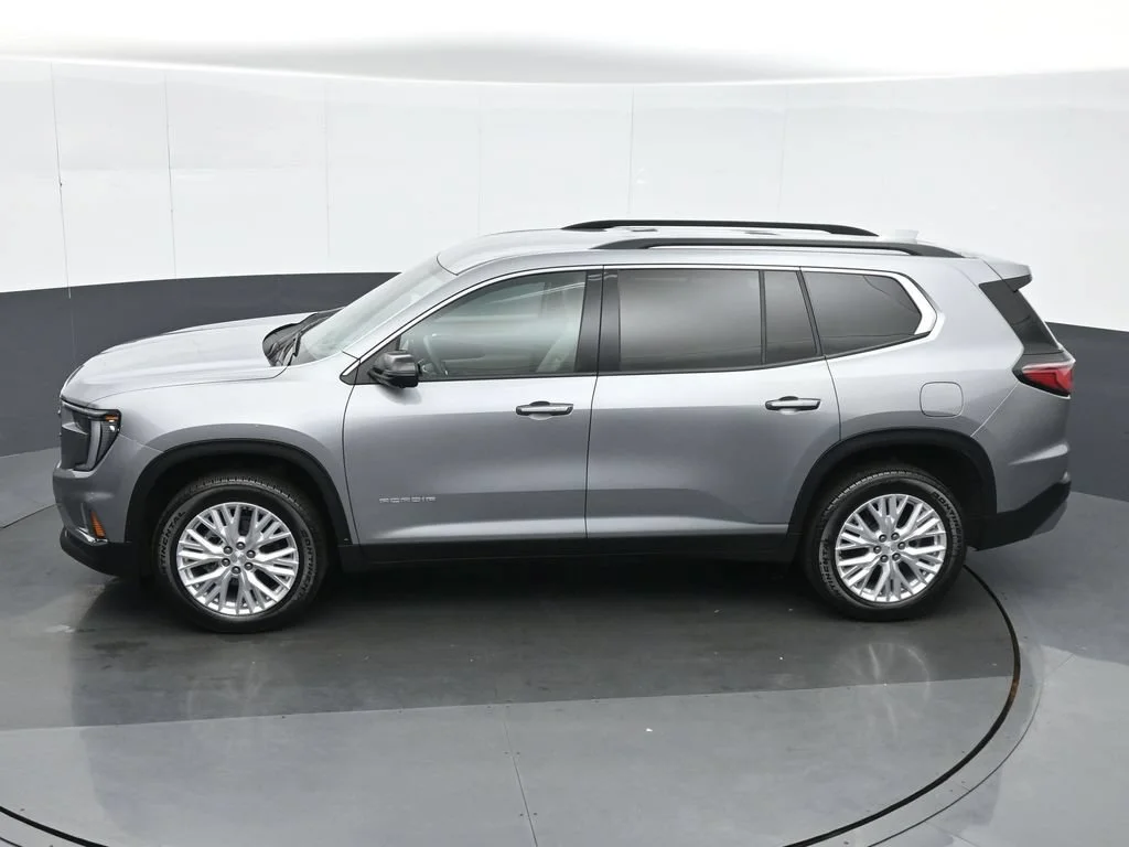 Used 2026 Silver GMC Elevation image 19