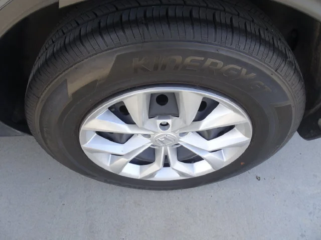 Used 2026 Meteorite Gray Metallic Honda LX image 23