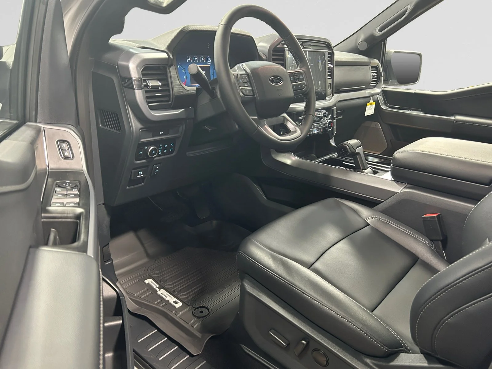 New 2026 Avalanche Ford XLT image 13
