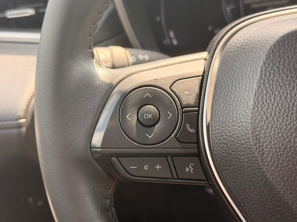 Used 2025 Silver Toyota XLE image 27