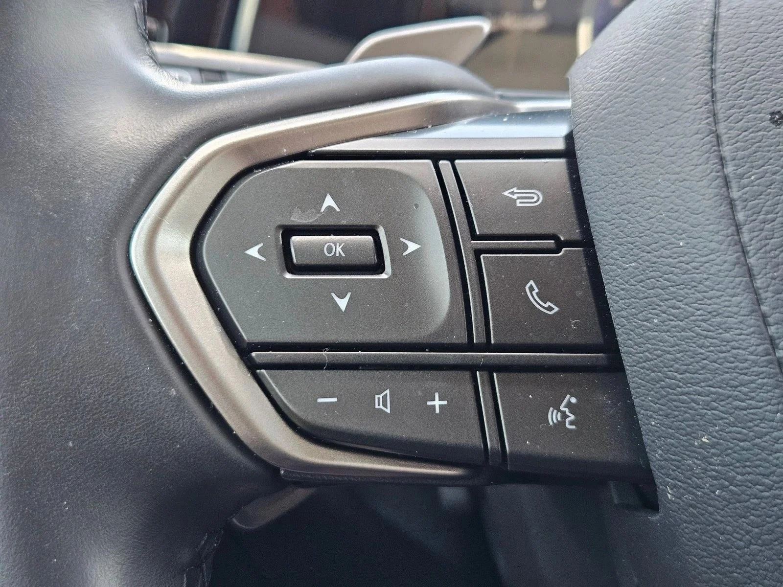 Certified Used 2025 Caviar Lexus NX 250 Premium image 11