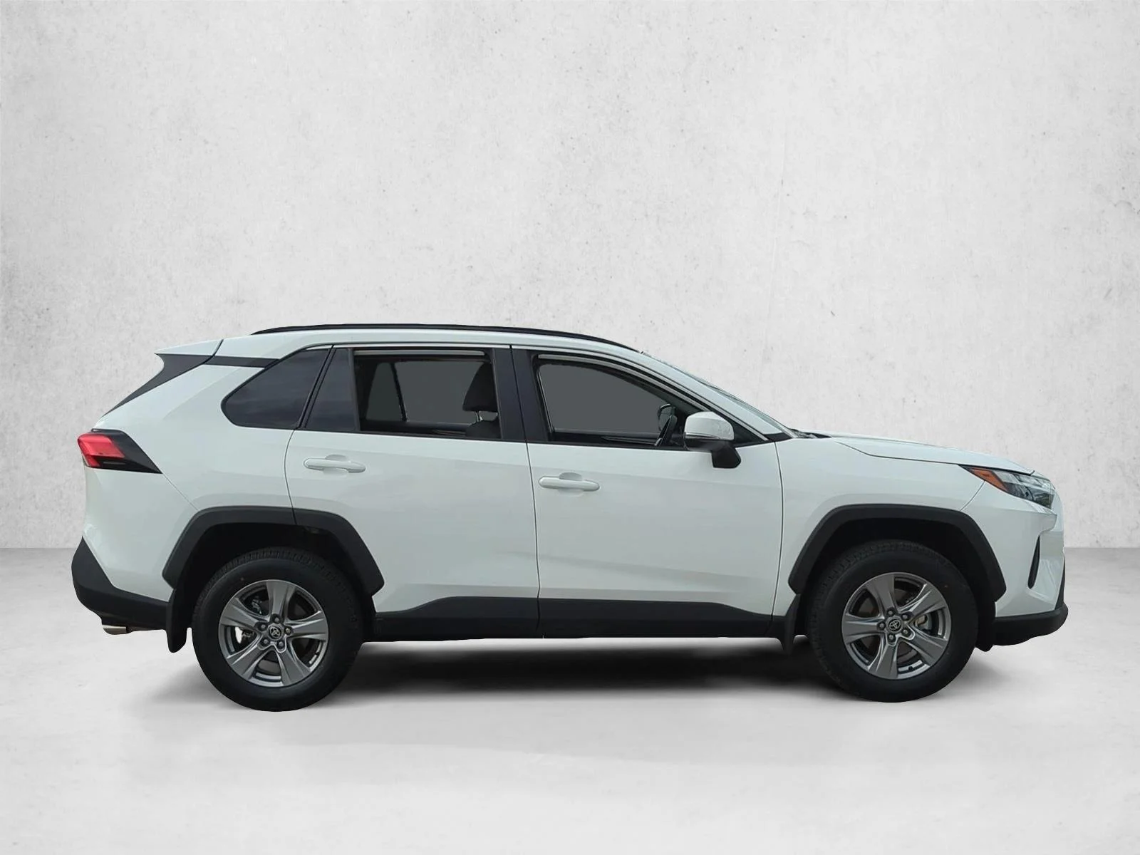 Used 2024 Ice Cap Toyota XLE image 4