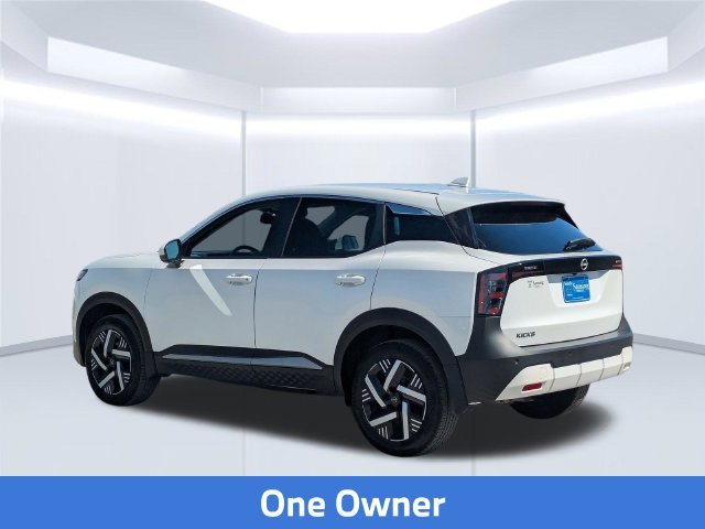 Used 2025 White Nissan SV image 4