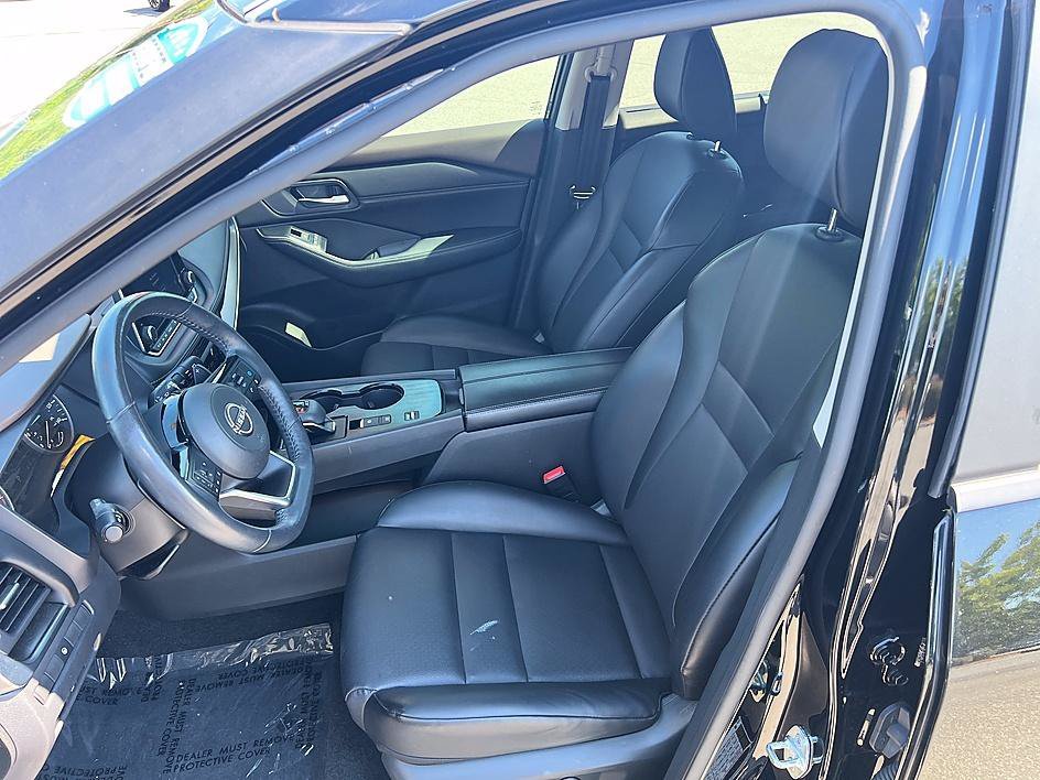Used 2023 Super Black Nissan SV image 13