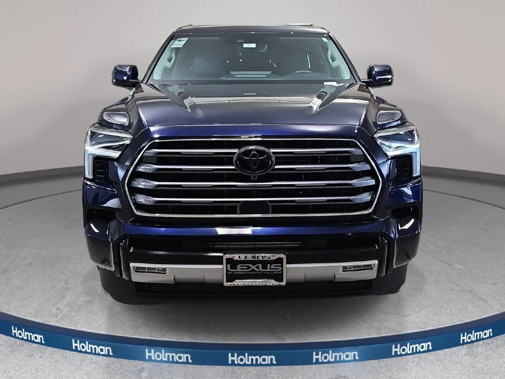 Used 2023  Toyota Limited image 3