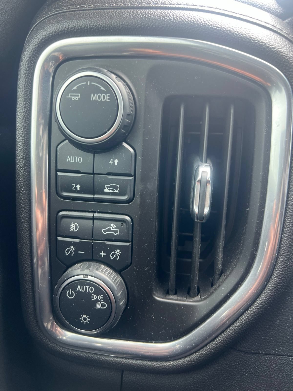 Used 2020 SHADOW GRAY METALLIC Chevrolet RST image 8
