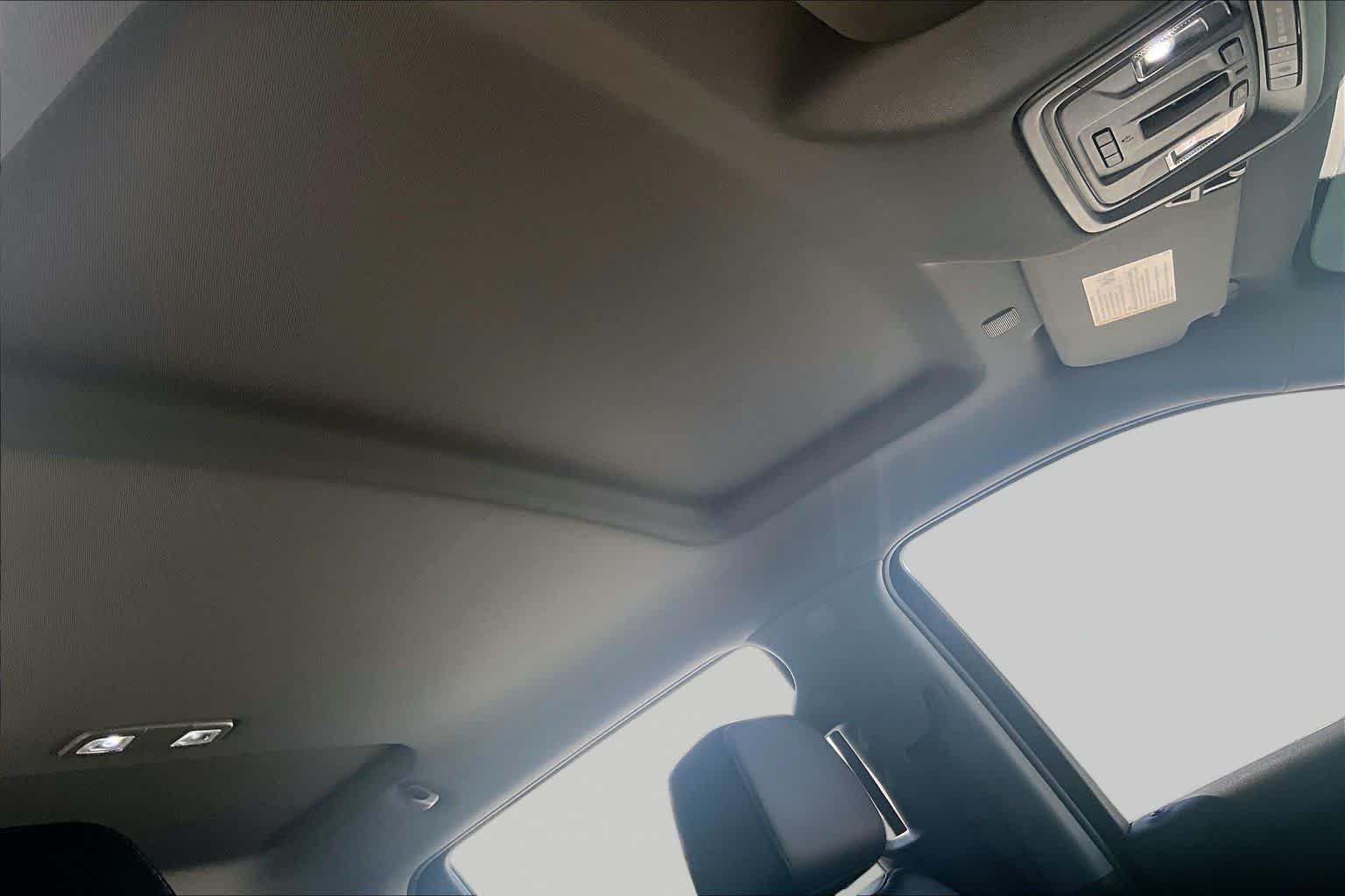 Used 2021 Summit White Chevrolet LT Trail Boss image 13