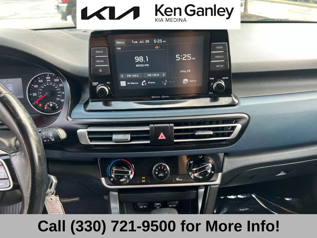 Used 2021 White Kia S image 35