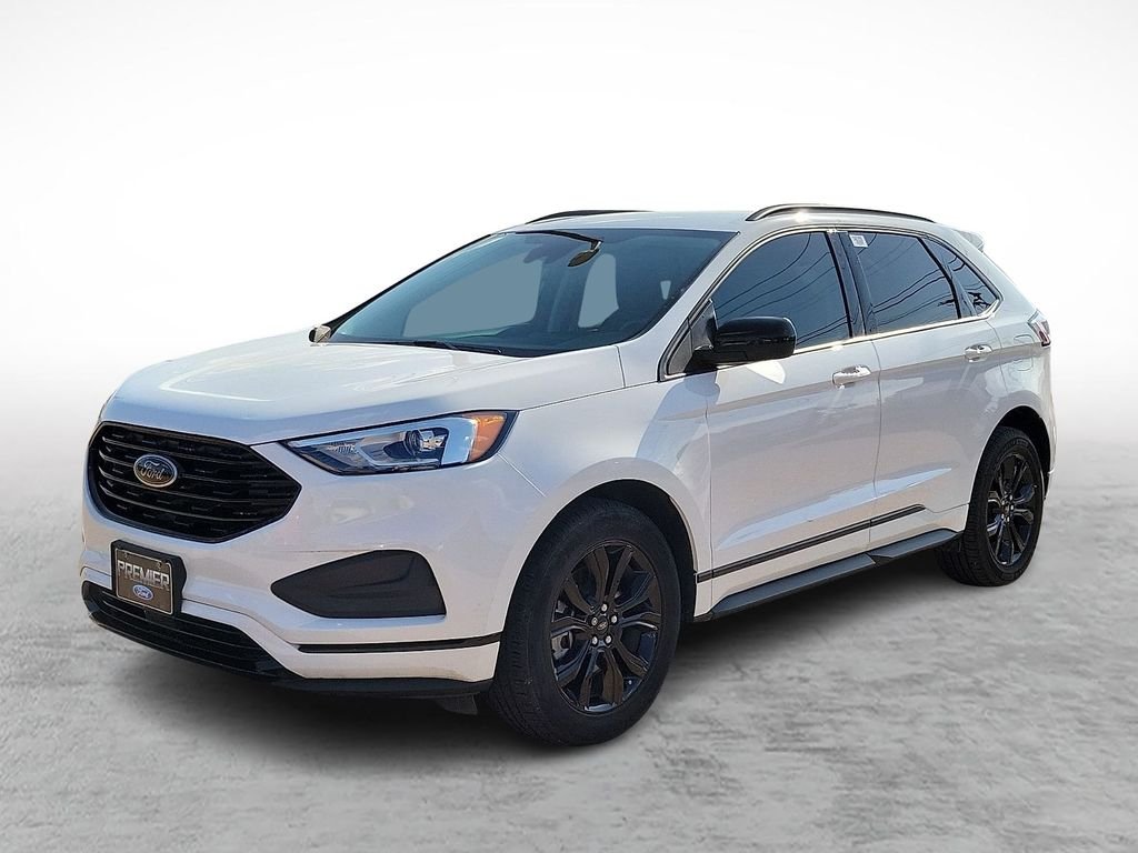 Used 2022 Oxford White Ford SE image 5