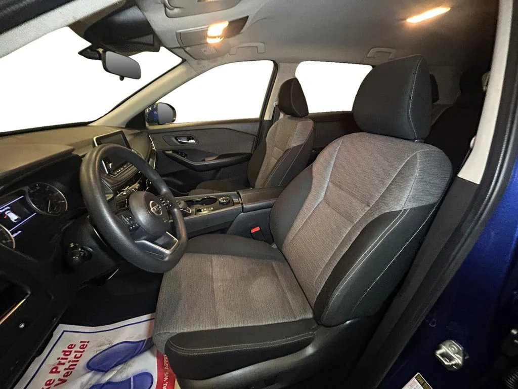 Used 2021 Caspian Blue Nissan SV image 10