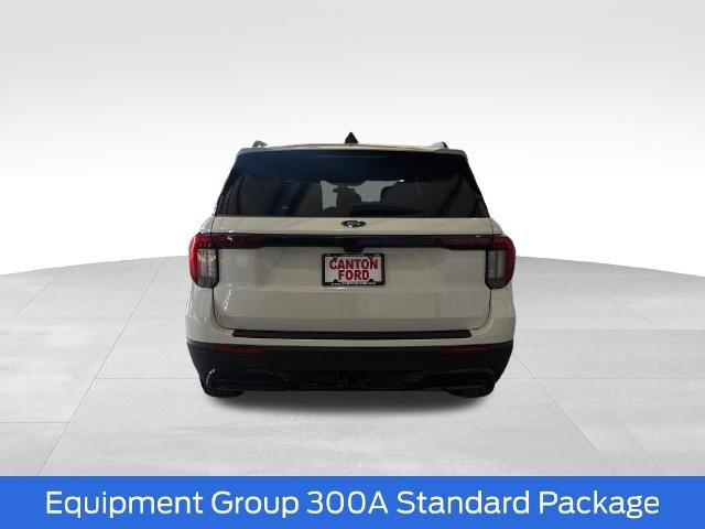 New 2026 Star White Metallic Tri-Coat Ford ST-Line image 5