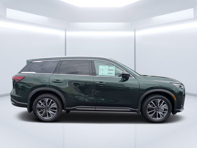 New 2027 DEEP EMERALD INFINITI Luxe AWD image 2