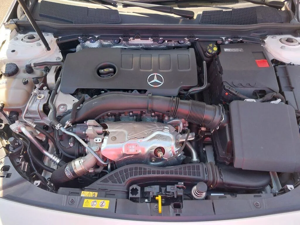 Used 2023 Polar White Mercedes-Benz CLA 250 image 33