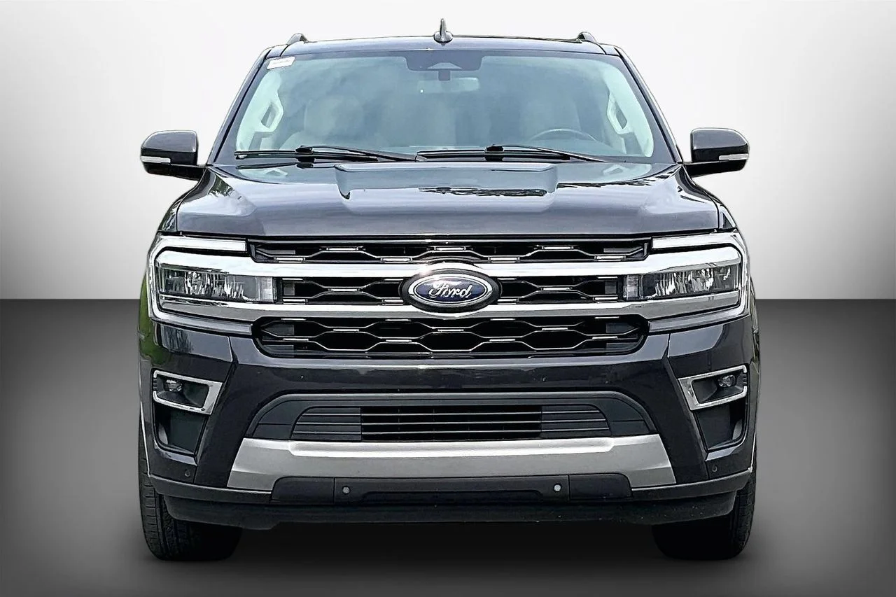 Used 2024 Gray Ford Limited image 3