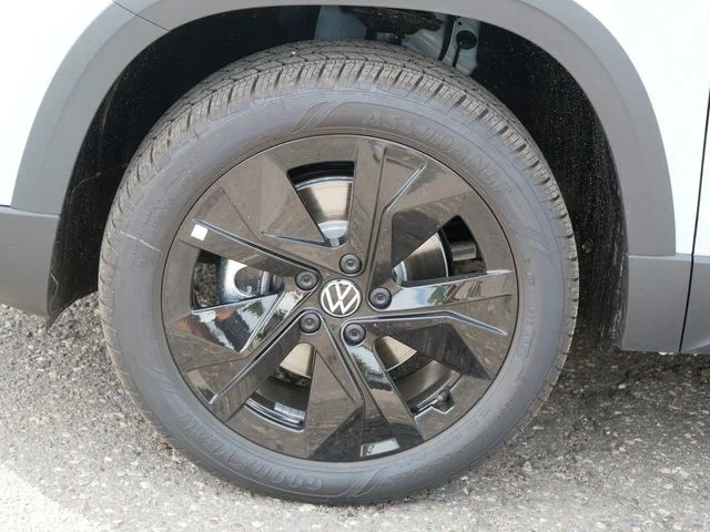 New 2026 Gray Volkswagen 1.5T SE Black image 5