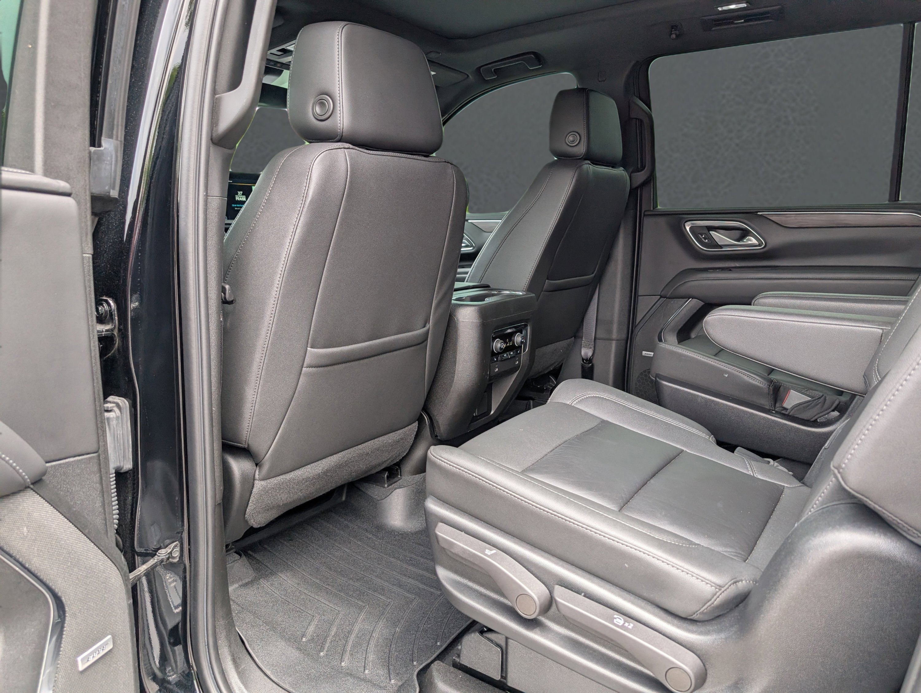 2023 Chevrolet Suburban Z71 - Photo 11
