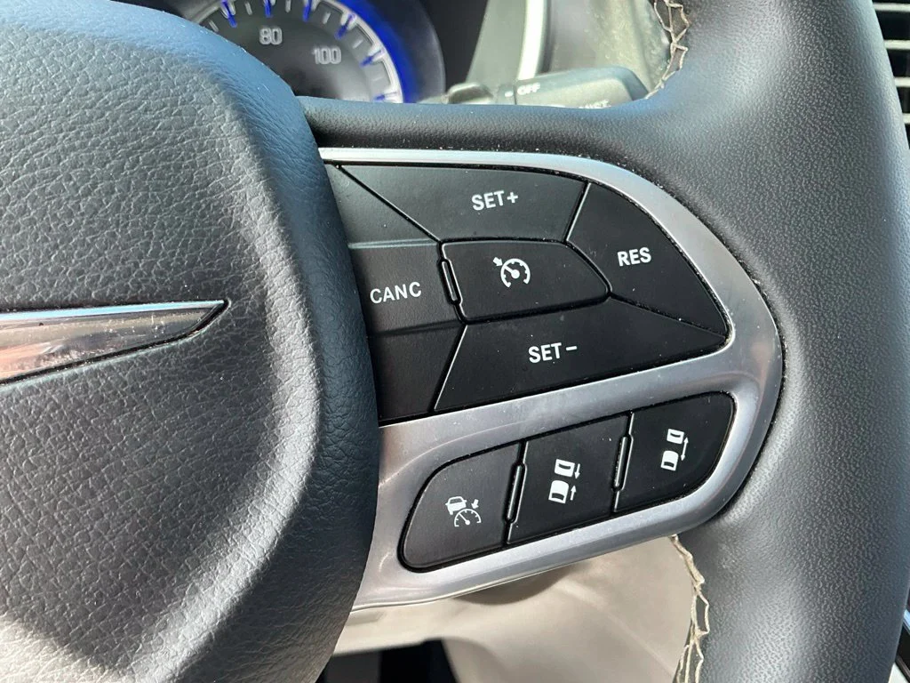 Used 2022 White Chrysler Touring L image 28