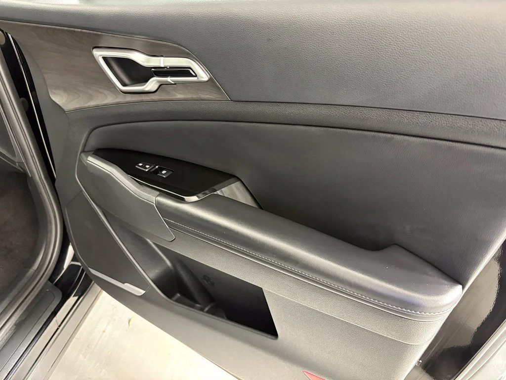 Used 2023 Black Kia X-Line image 40