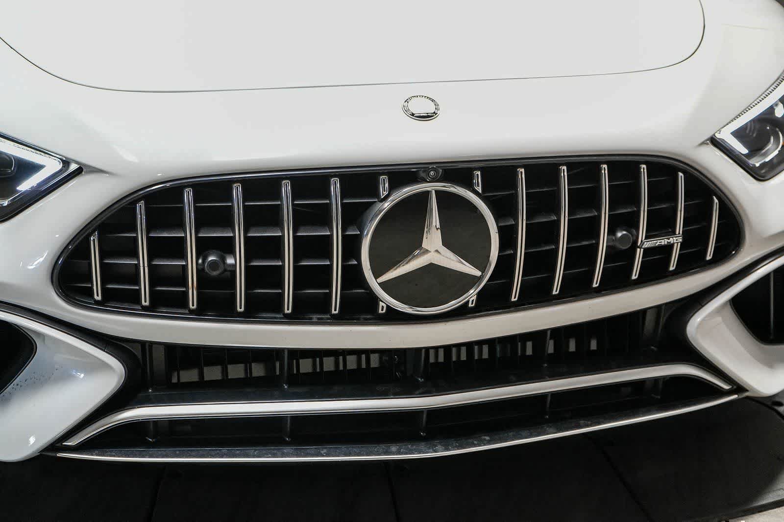 New 2025 MANUFAKTUR Moonlight White Metallic Mercedes-Benz AMG® SL 63 S E Performance Roadster image 46