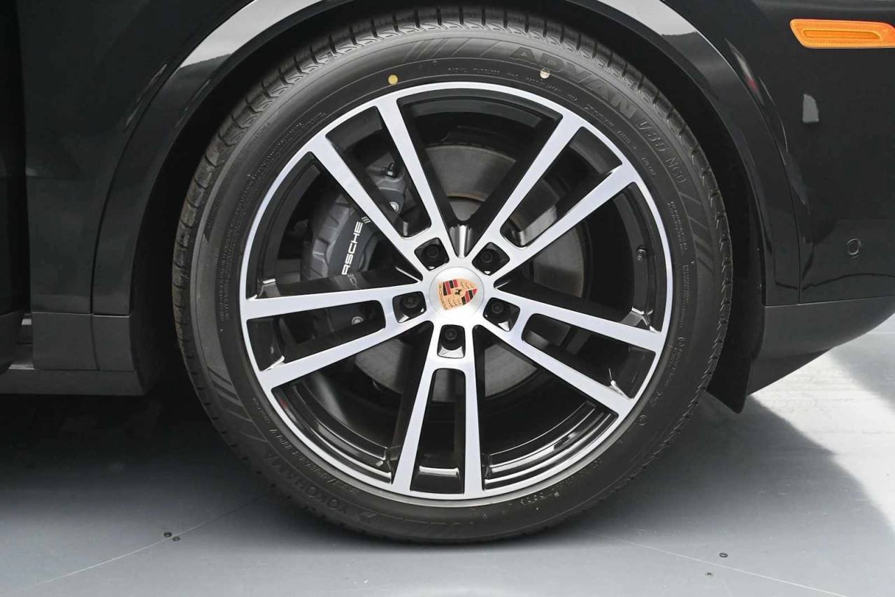 New 2026 Chromite Black Metallic Porsche Coupe image 26