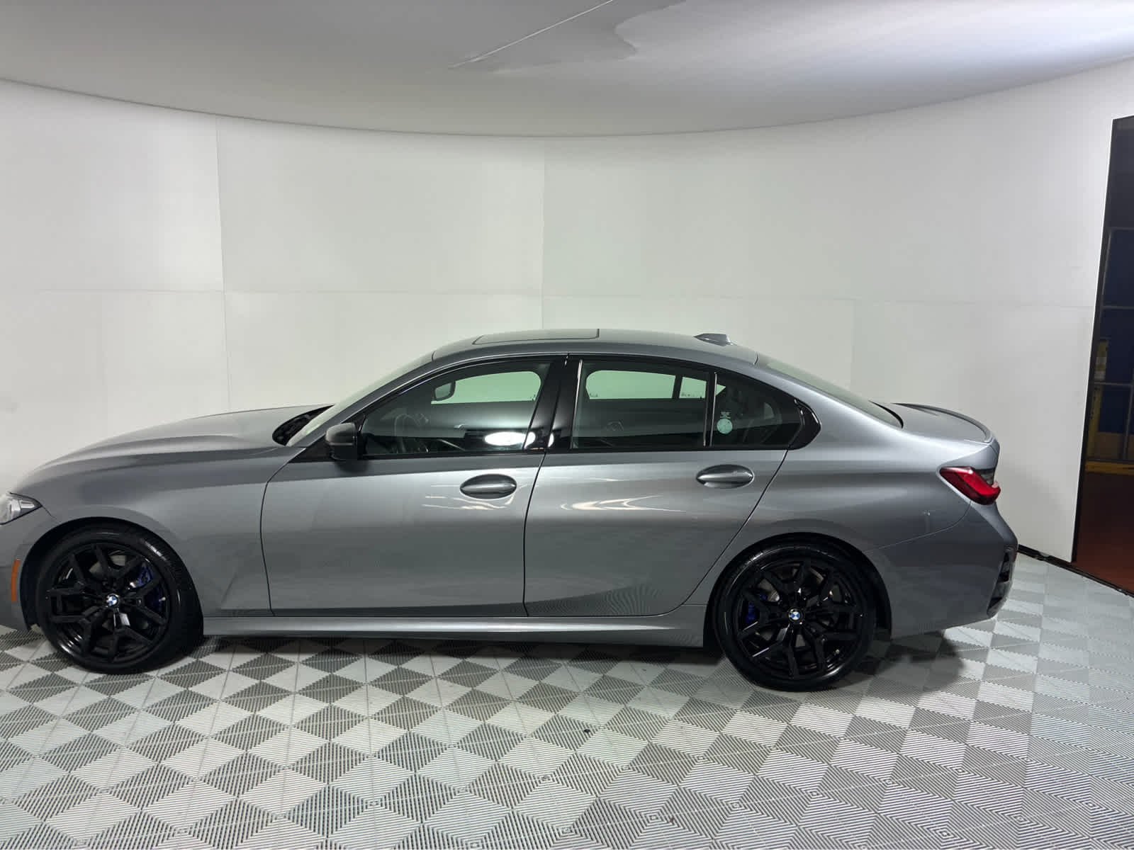 Used 2026 Skyscraper Grey Metallic BMW 330i NA xDrive image 2