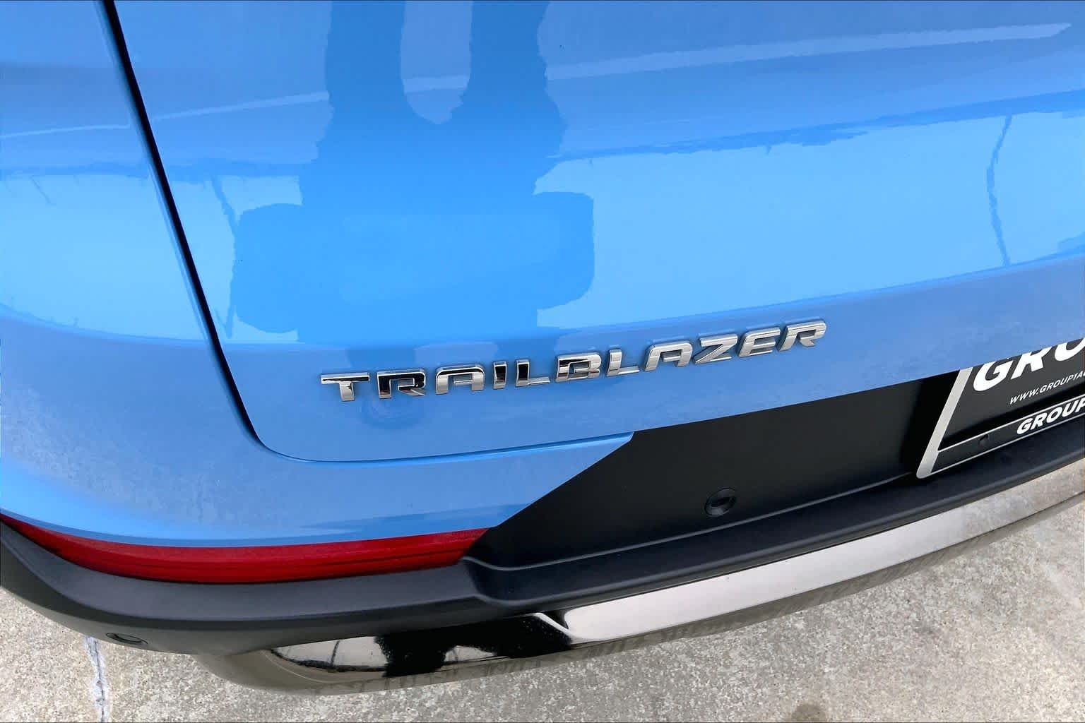Used 2024 Fountain Blue Chevrolet ACTIV image 10