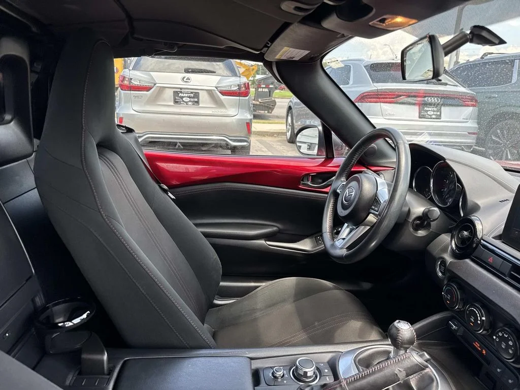 Used 2018 Red Mazda Club image 9