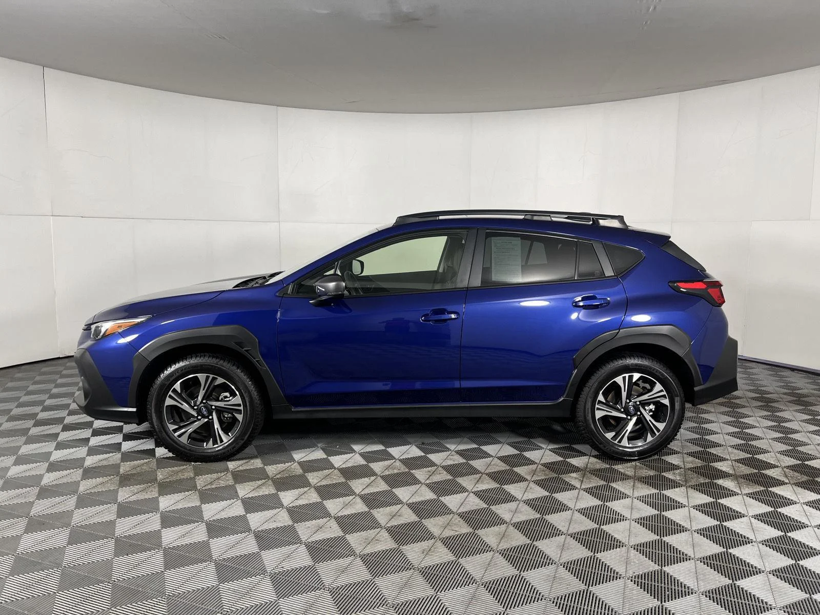 Used 2024 Sapphire Blue Pearl Subaru Premium image 17