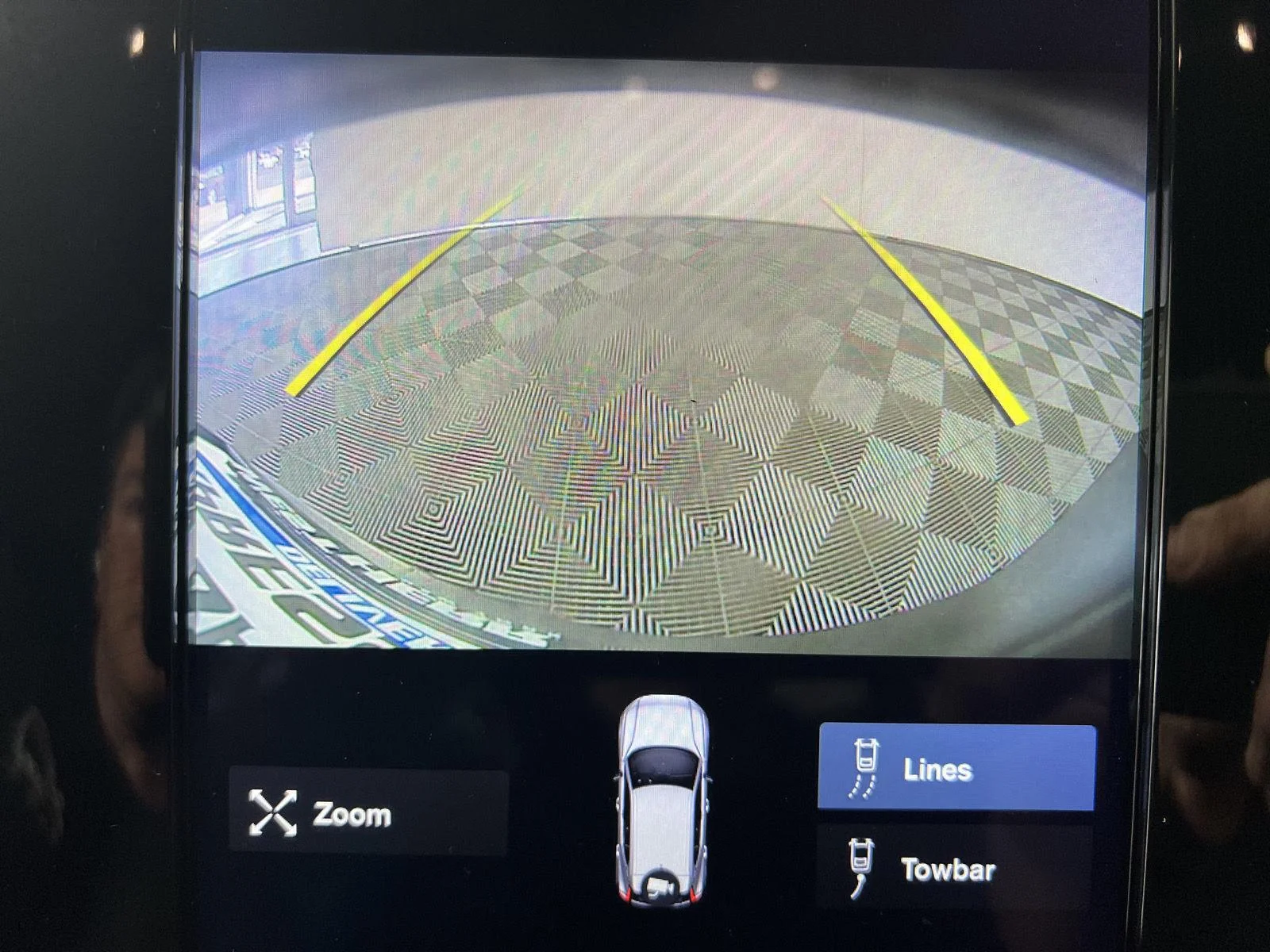 Used 2019 Gy Volvo R-Design image 21