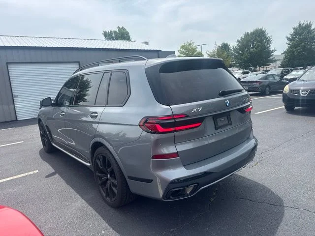 Used 2024 Gray BMW xDrive40i image 3