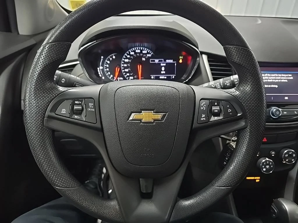 Used 2020 MOSAIC BLACK METALLIC Chevrolet LT image 18