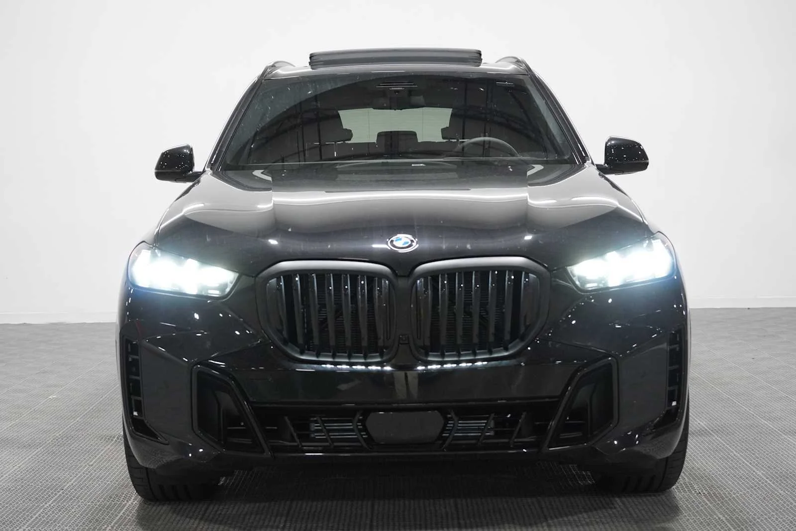 Used 2026 Black Sapphire Metallic BMW xDrive40i image 2