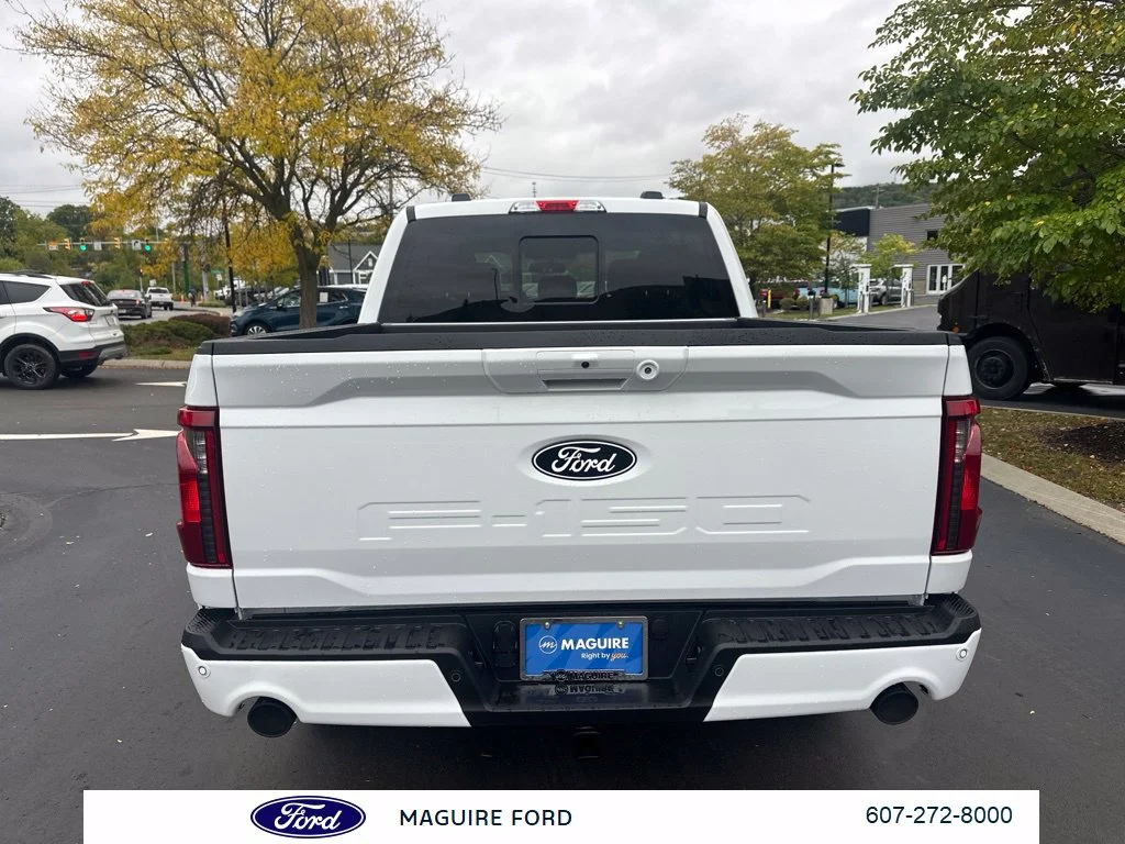 New 2026 Oxford White Ford XLT image 5