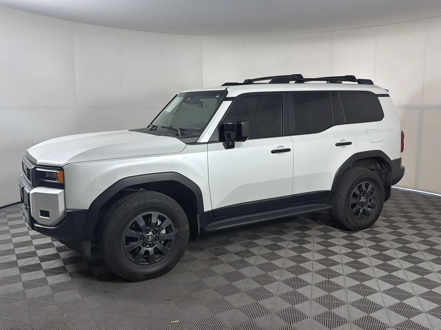 Used 2024 Wind Chill Pearl Toyota Base image 2