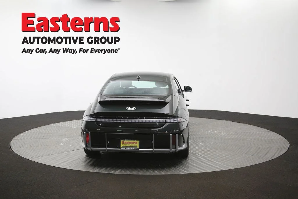 Used 2023 Green Hyundai SEL image 38