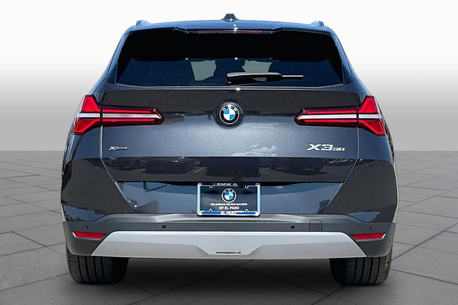 New 2026 Dark Graphite Metallic BMW 30 xDrive image 4