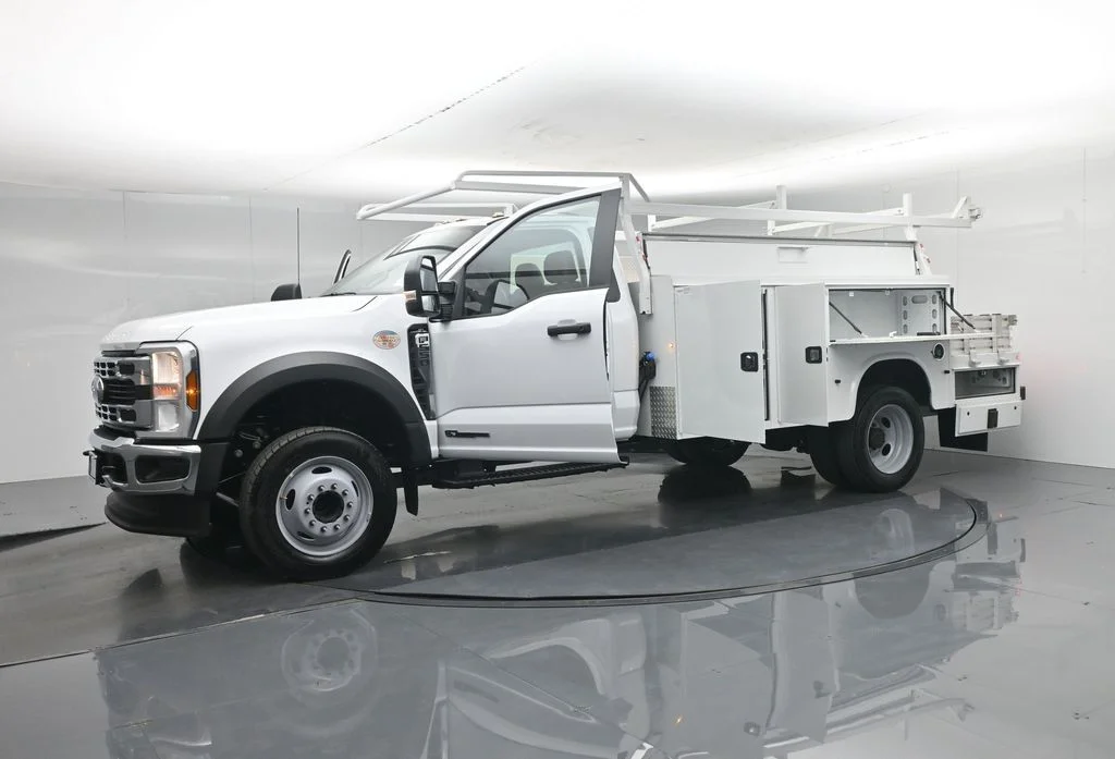 New 2026 Oxford White Ford XL image 5